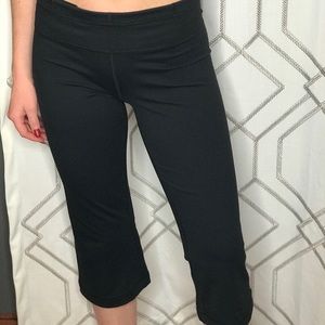 Under Armour Cropped Flare Pants